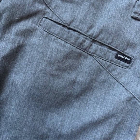 VOLCOM - Mens Frickin Modern Stretch Shorts - Charcoal Heather Gray - SIZE 30 - Picture 5 of 5